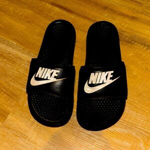 Nike slides